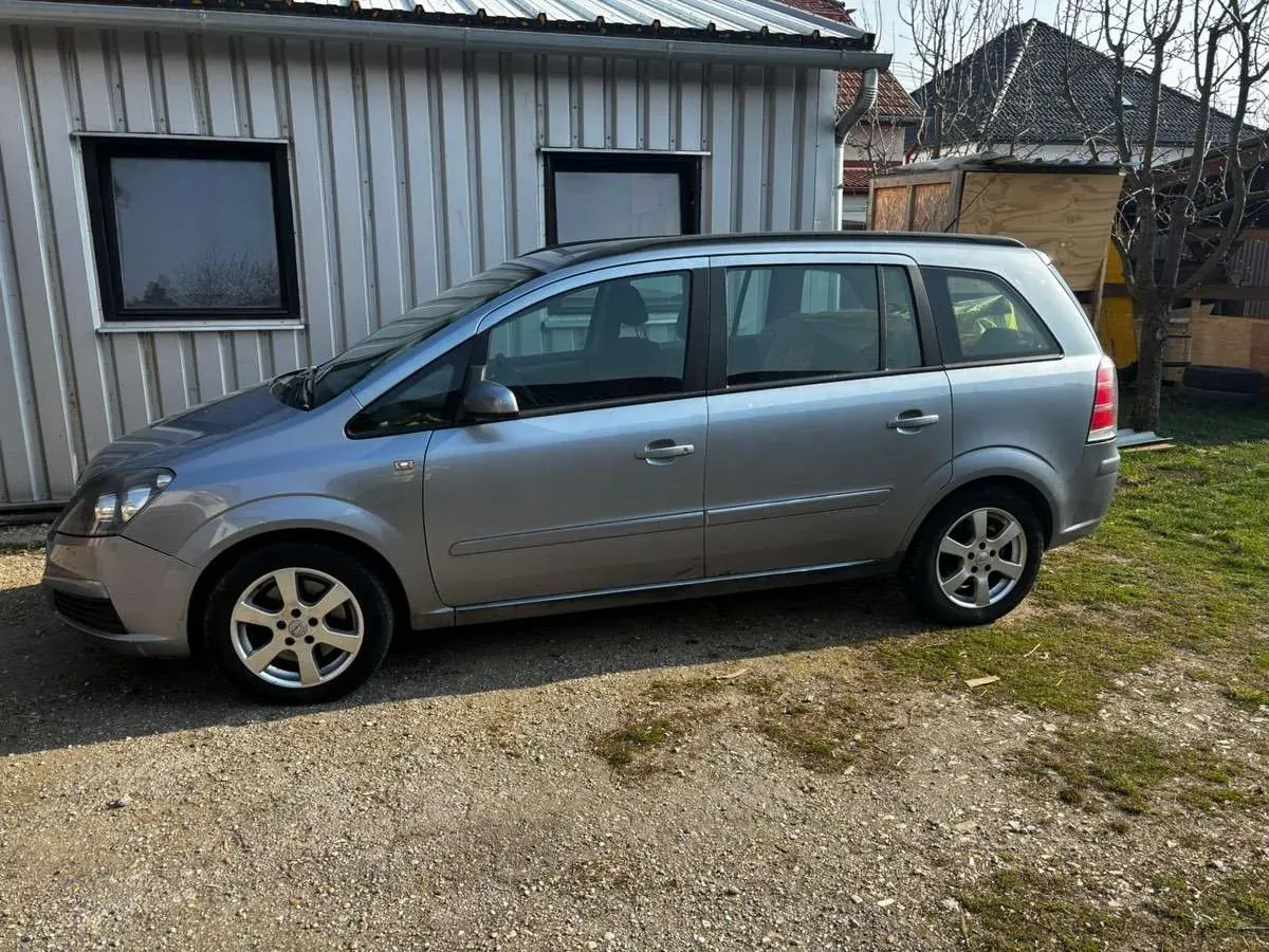 Opel Zafira 2006 photo 2