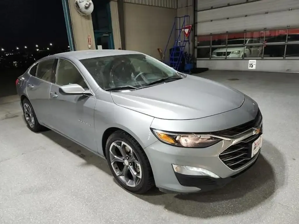 Chevrolet Malibu 2024 photo 2