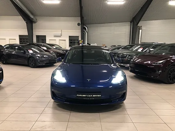 Tesla Model 3 2023 photo 3