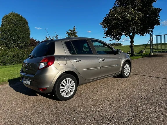 Renault Clio 2012 photo 5
