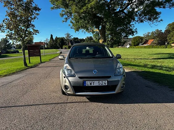 Renault Clio 2012 photo 2