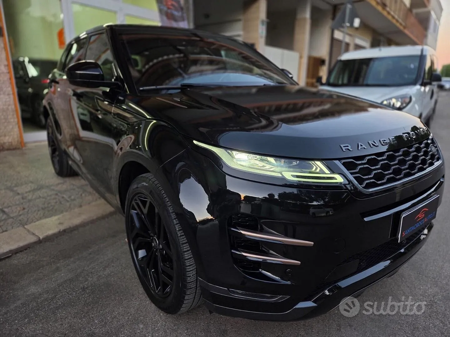 Land Rover Range Rover Evoque 2023 photo 3