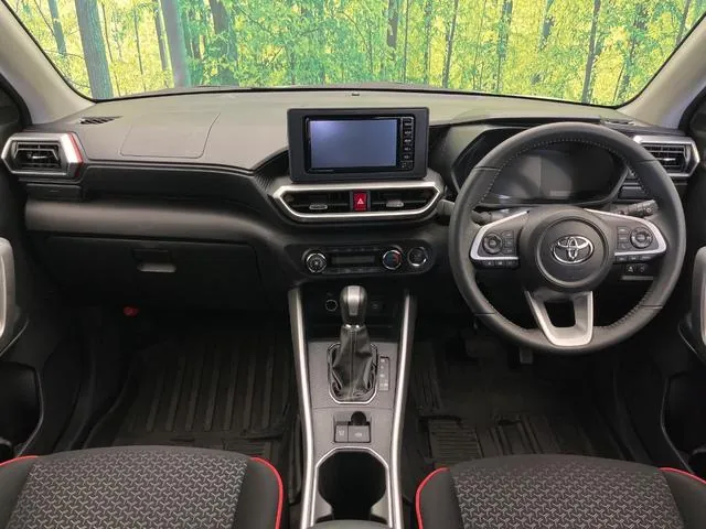 Toyota Riz Z 2025 photo 2