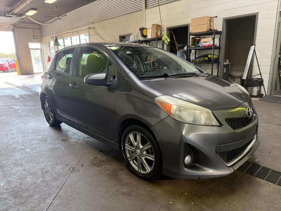 Toyota Yaris 2013 photo 3