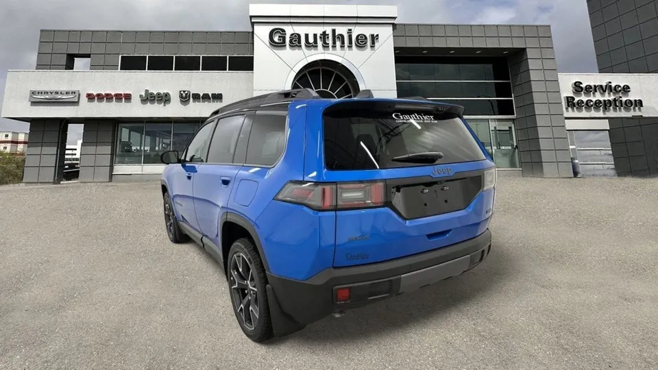 Jeep Cherokee 2026 photo 4