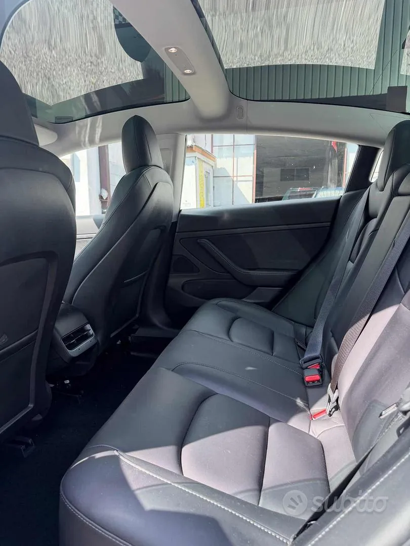 Tesla Model 3 2020 photo 4