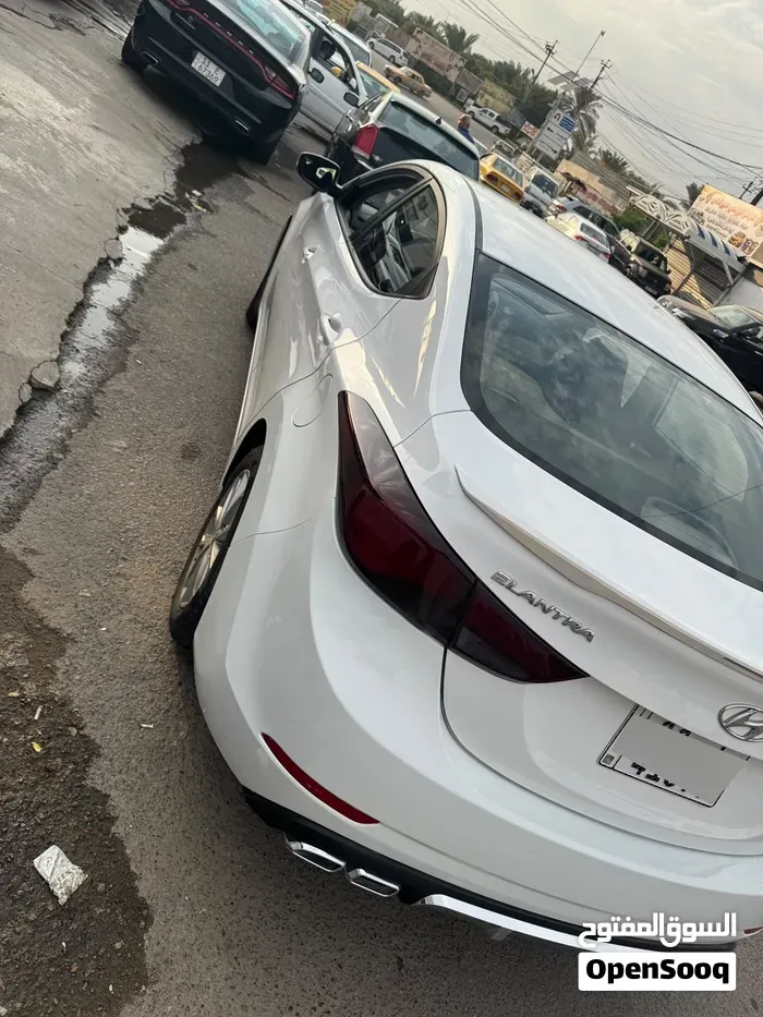 Hyundai Elantra 2015 photo 3