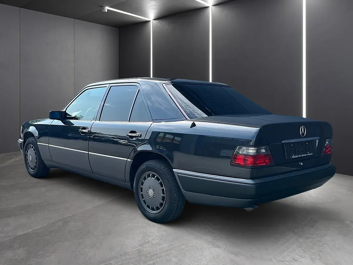 Mercedes-Benz E-Class 1994 photo 2