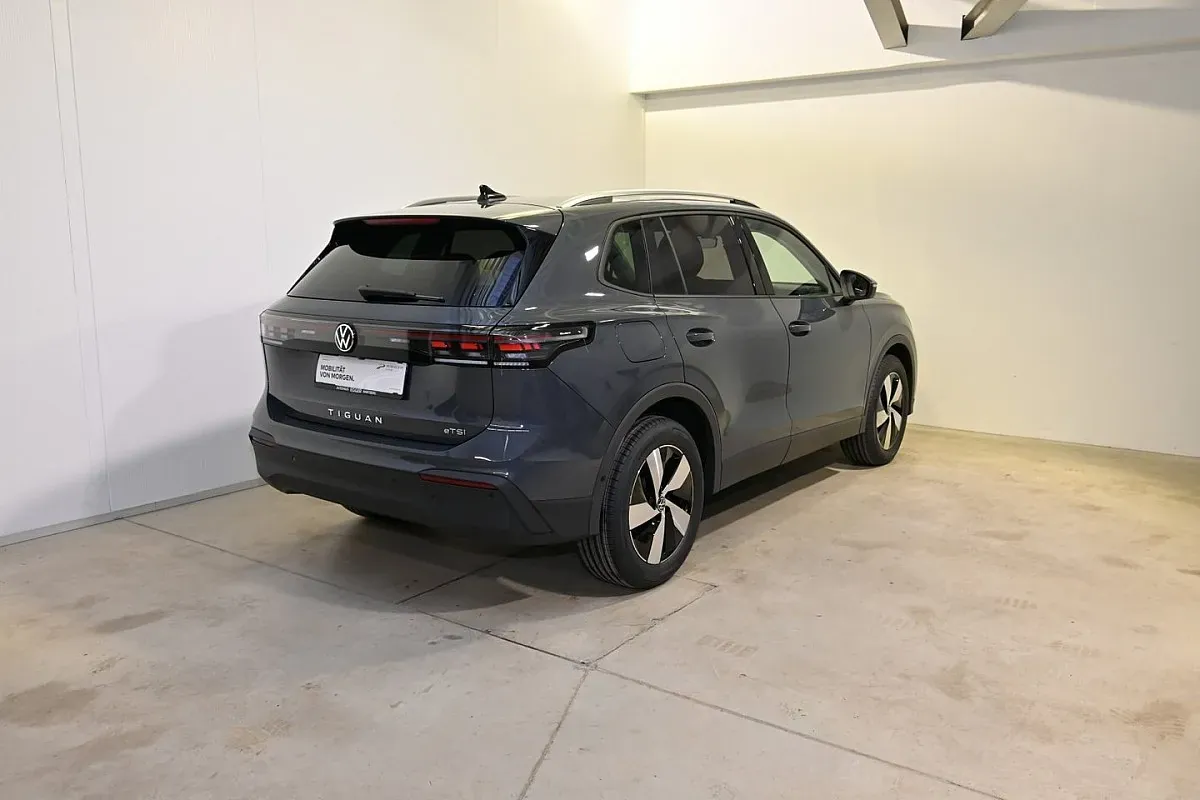 Volkswagen Tiguan 2025 photo 2