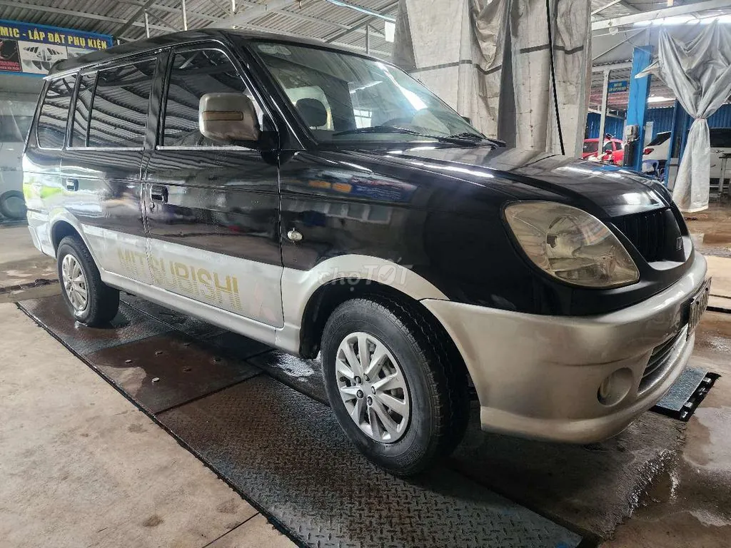 Mitsubishi Jolie