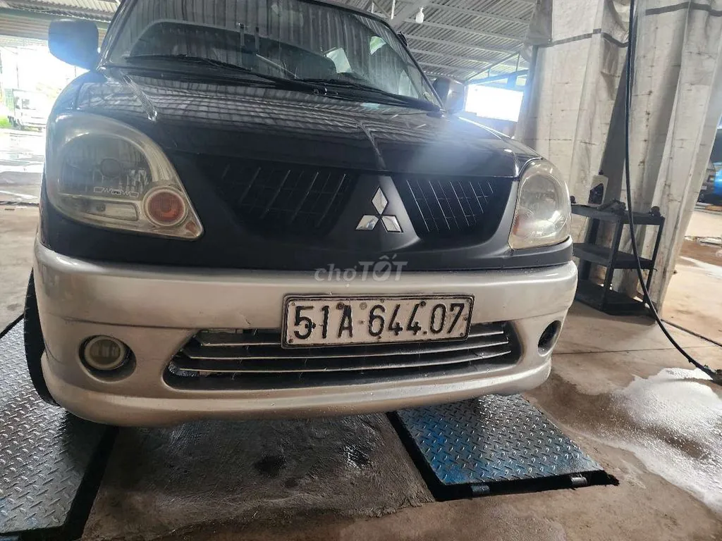 Mitsubishi Jolie 2005 photo 2