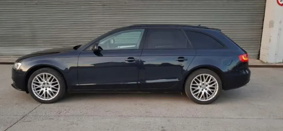 Audi A4 2022 photo 2