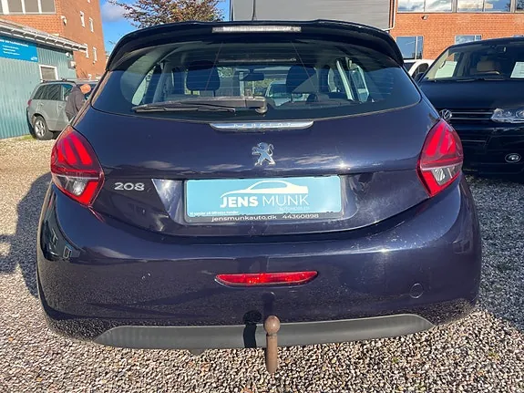 Peugeot 208 2015 photo 3