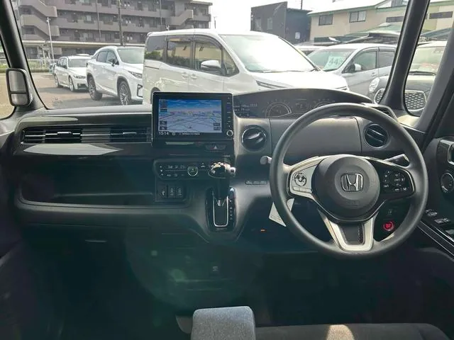 Honda N-Box 2018 photo 2