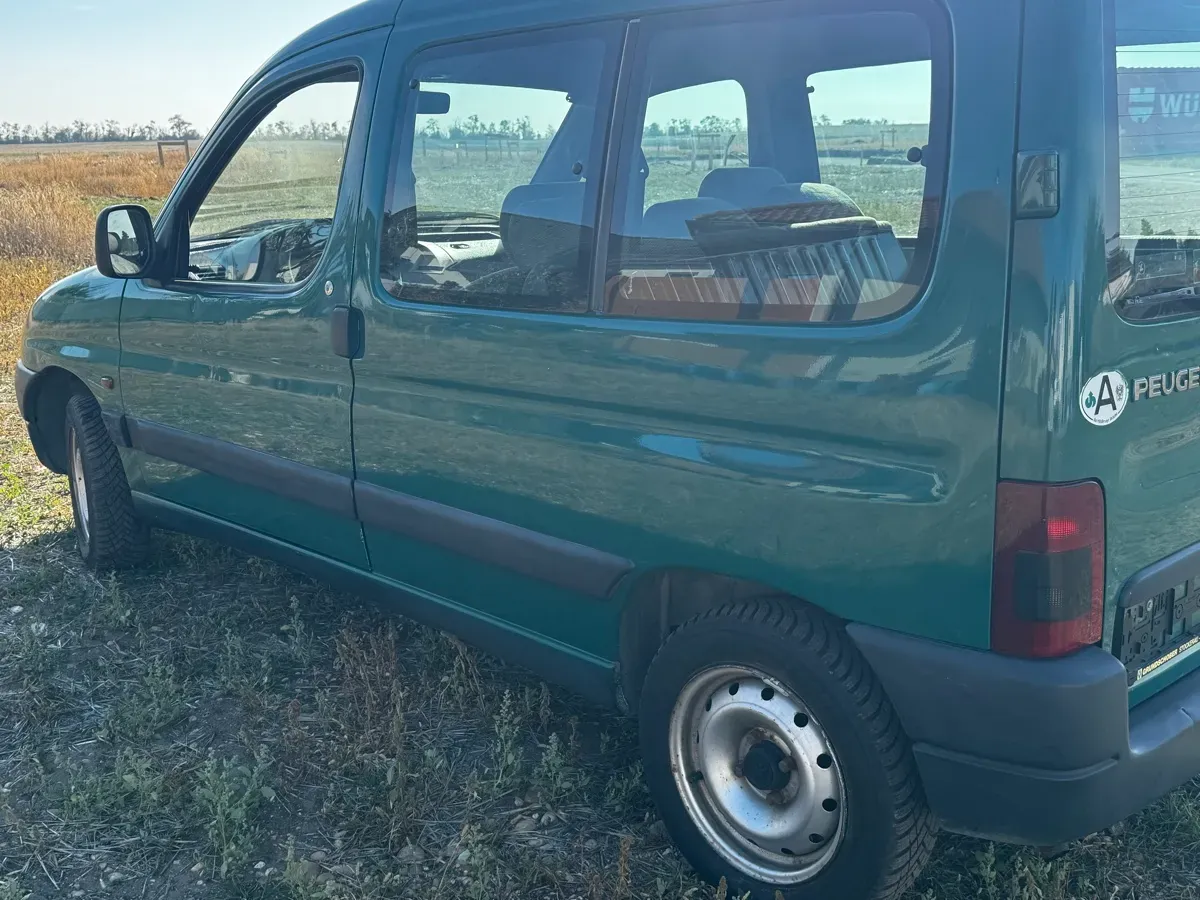 Peugeot Partner 1997 photo 2
