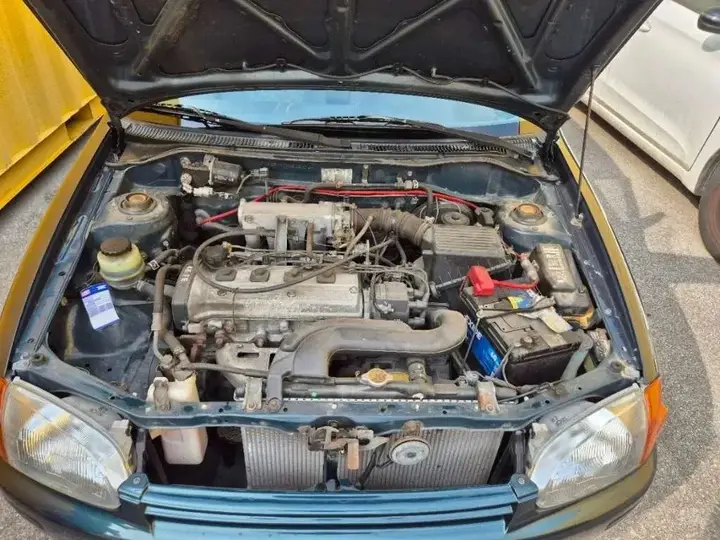 Toyota Starlet 1997 photo 2