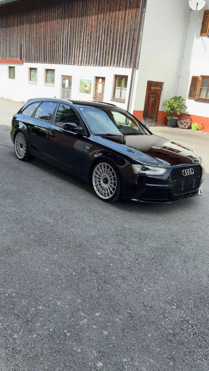 Audi A4 2015 photo 3