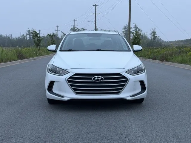 Hyundai Elantra 2017 photo 3
