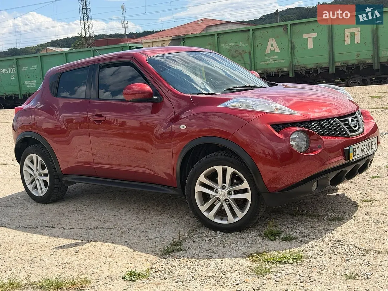 Nissan Juke 2013 photo 2