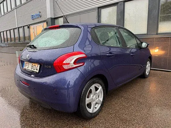 Peugeot 208 2012 photo 4
