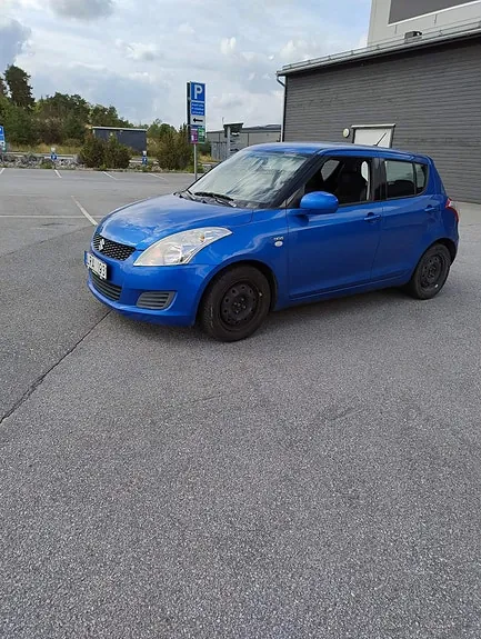 Suzuki Swift 2011 photo 2