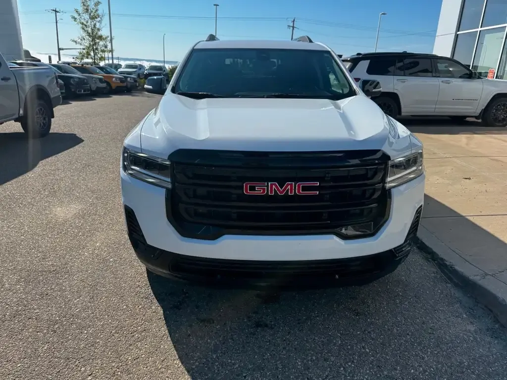 GMC Acadia 2023 photo 2