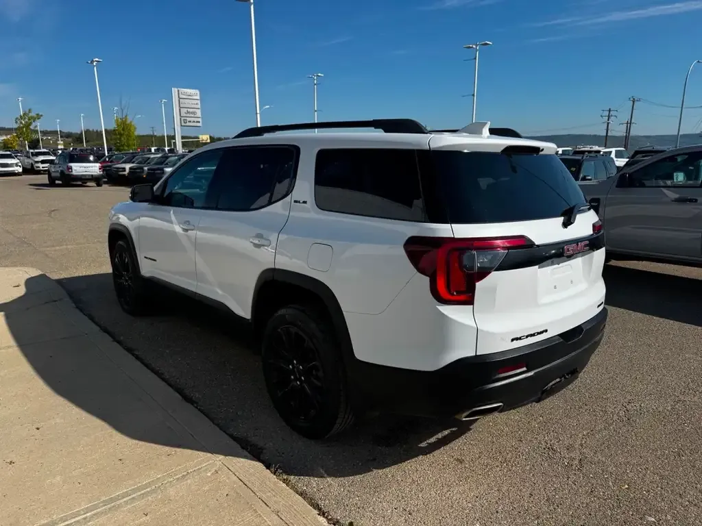 GMC Acadia 2023 photo 5