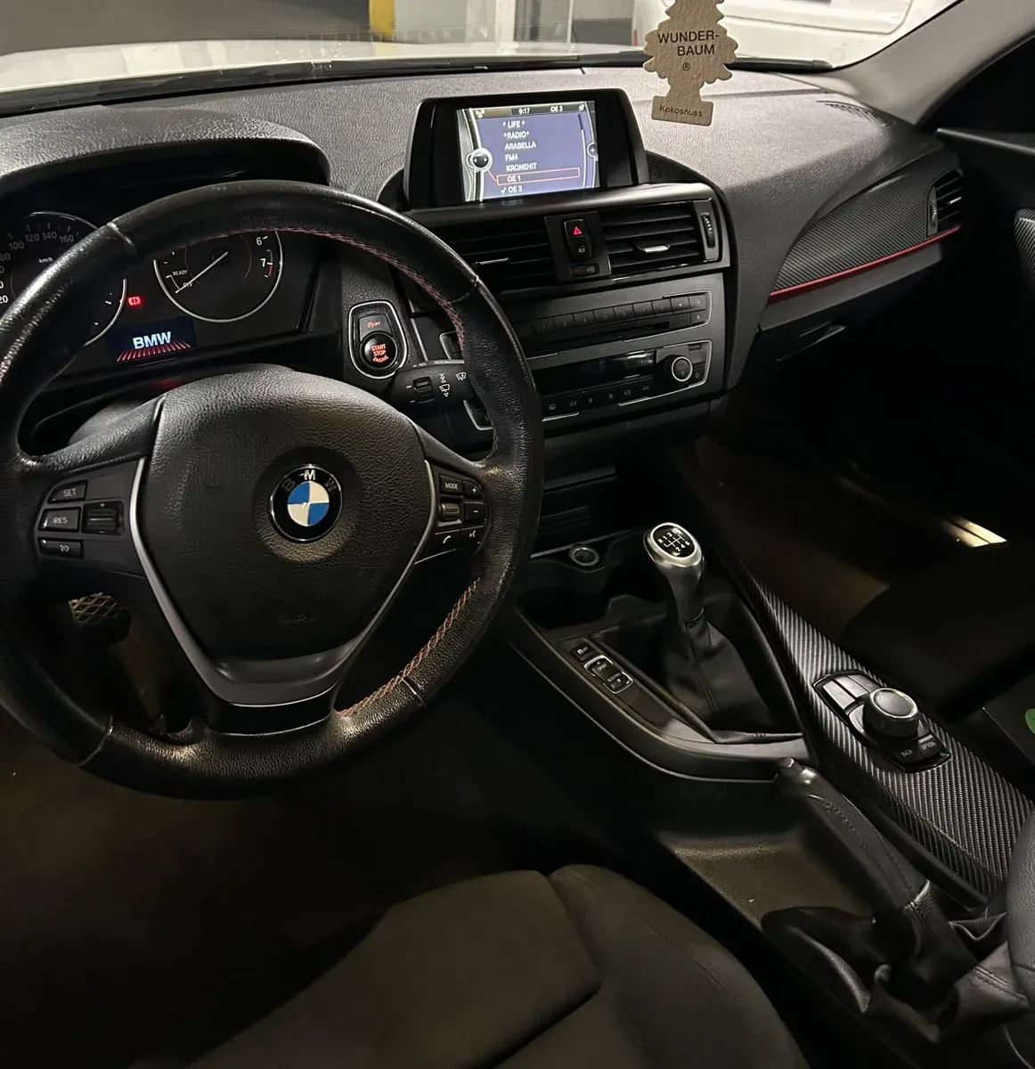 BMW 1 Series 2012 photo 2