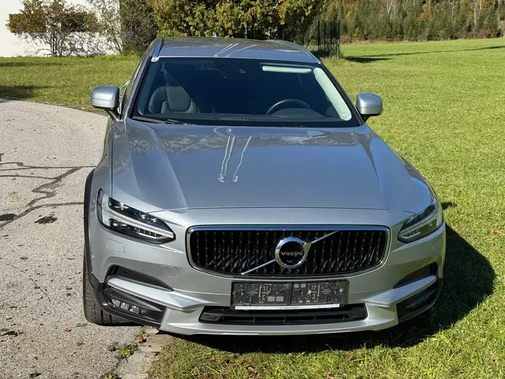 Volvo V90 Cross Country