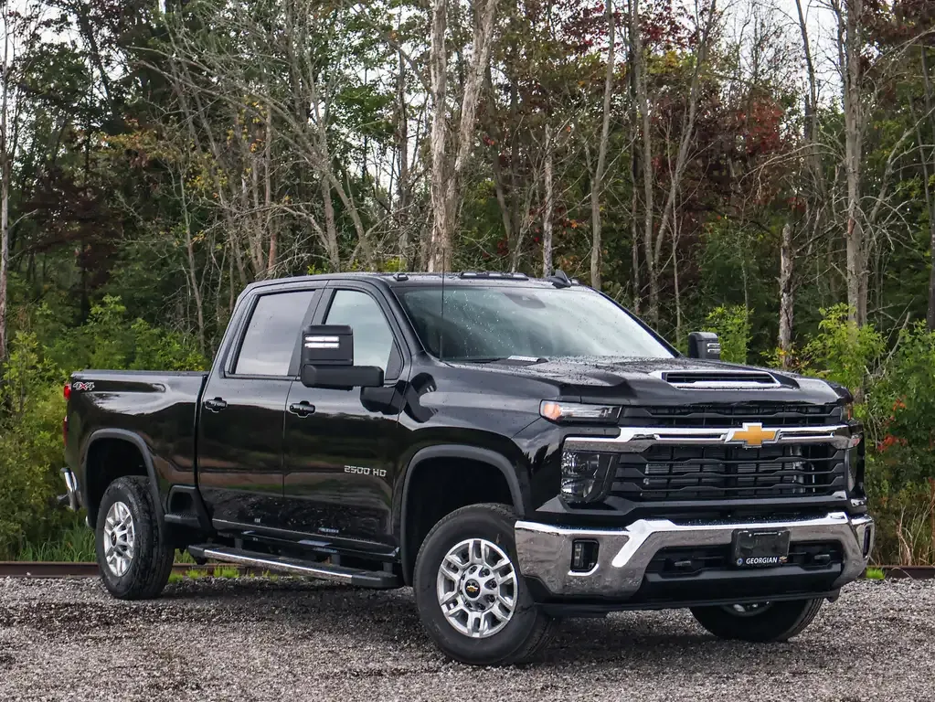 Chevrolet Silverado 2500 2026 photo 2