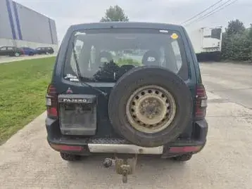 Mitsubishi Pajero 2002 photo 2