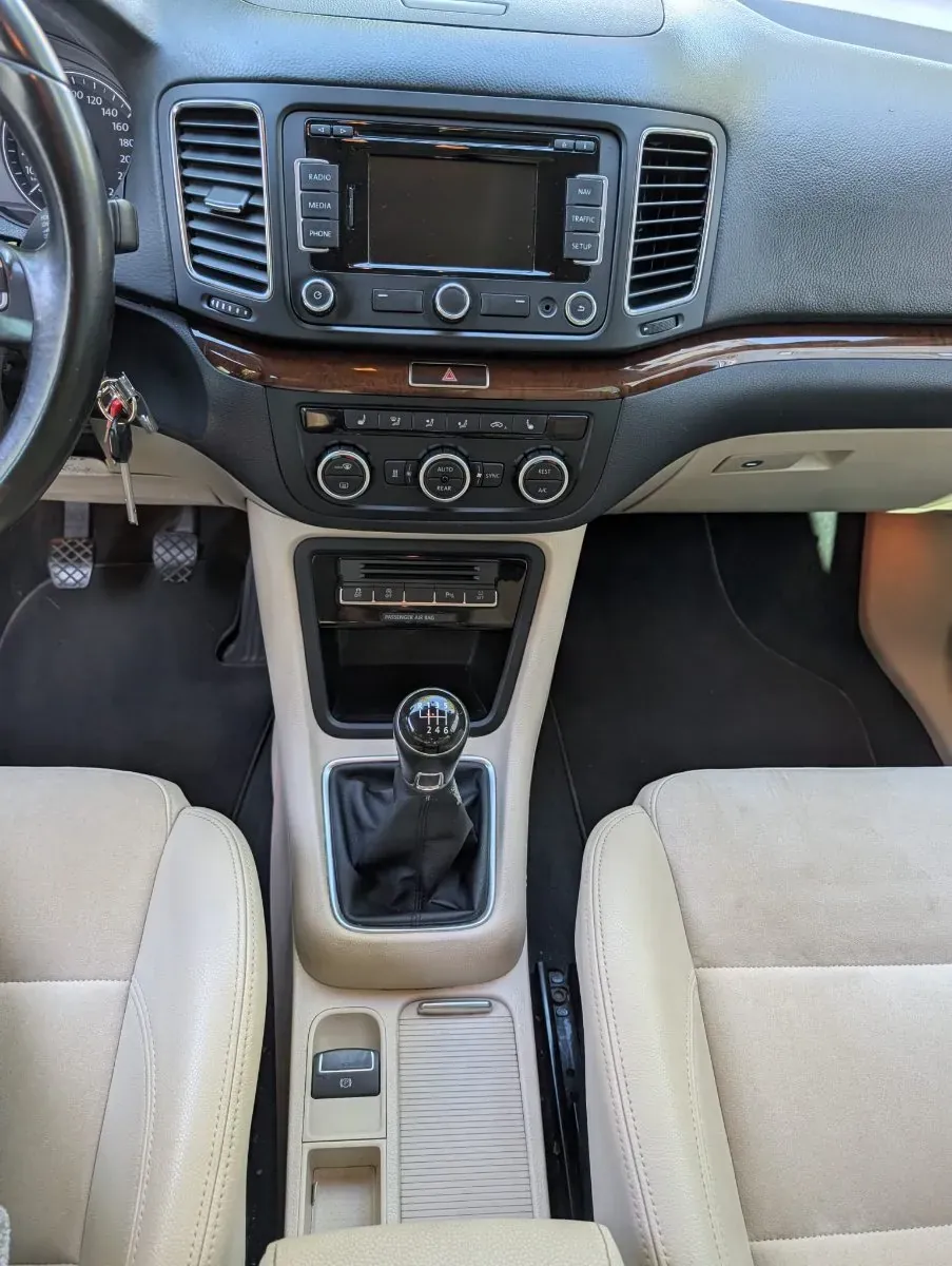 Volkswagen Sharan 2013 photo 3
