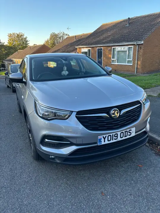 Vauxhall Grandland X 2019 photo 2