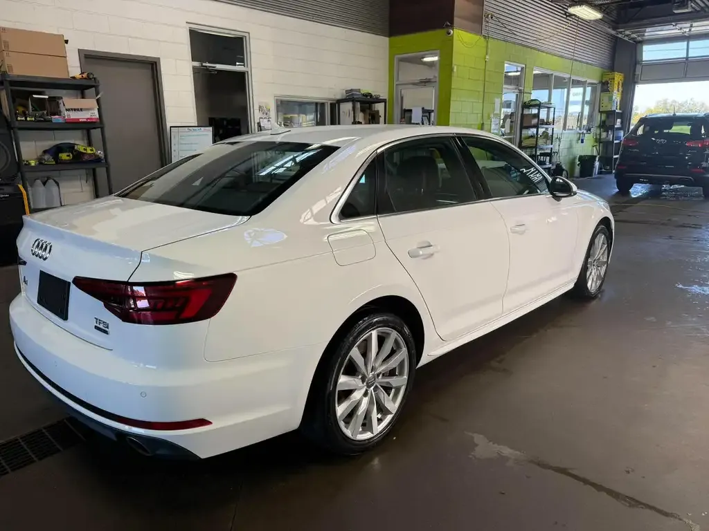 Audi A4 2018 photo 4