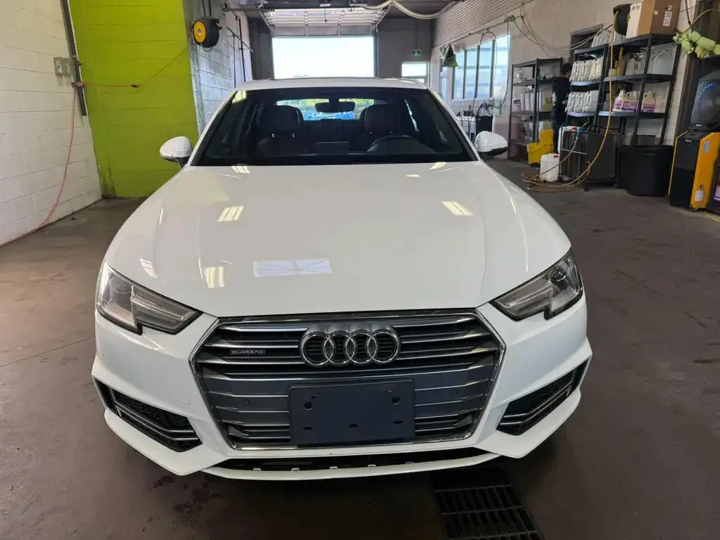 Audi A4 2018 photo 2