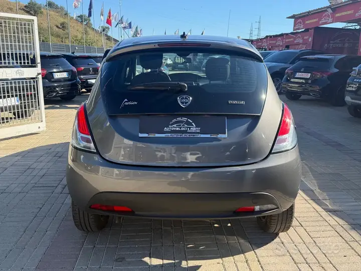Lancia Ypsilon 2022 photo 4