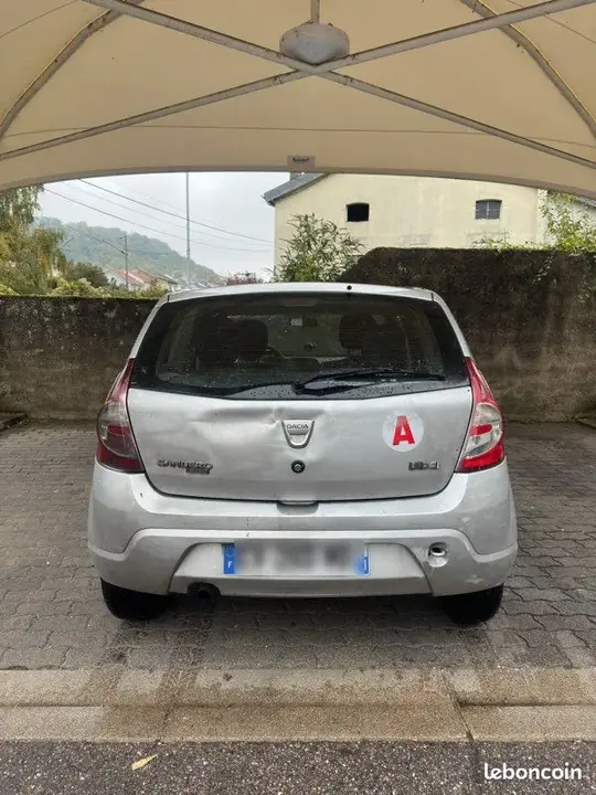 Dacia Sandero 2008 photo 2