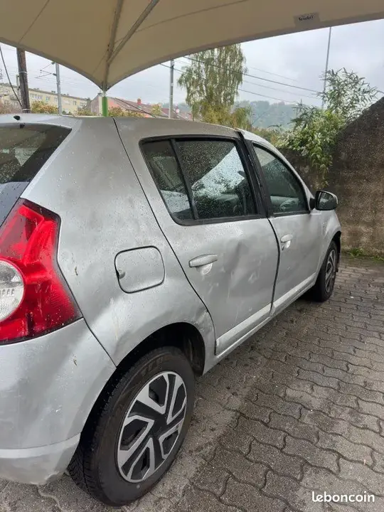 Dacia Sandero 2008 photo 3