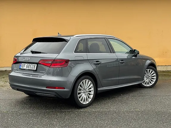 Audi A3 2015 photo 3