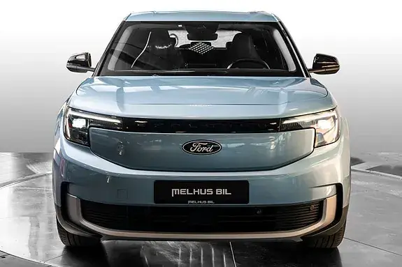 Ford Explorer 2025 photo 2