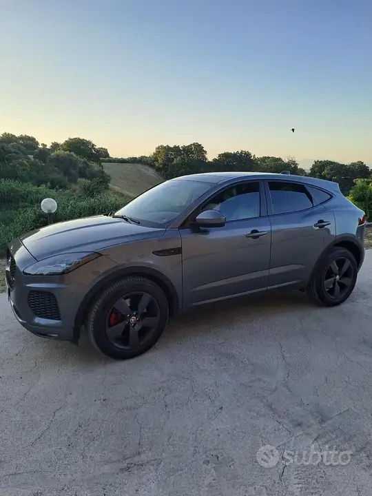 Jaguar E-Pace 2019 photo 4