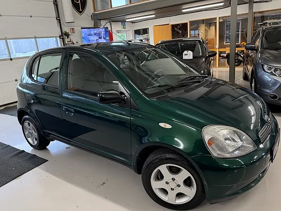 Toyota Yaris 2002 photo 2
