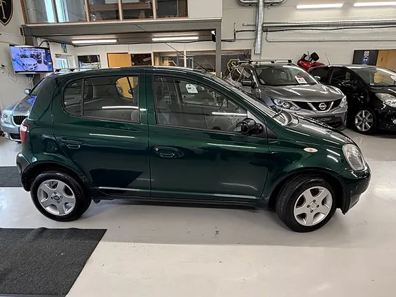 Toyota Yaris 2002 photo 3