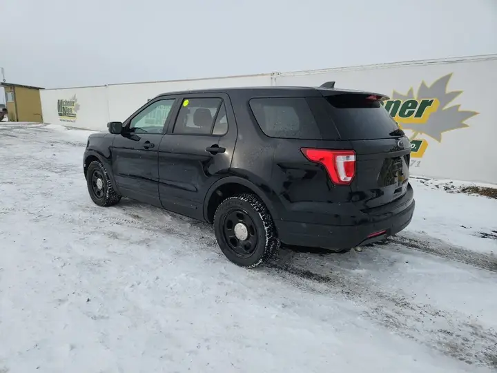 Ford Explorer 2018 photo 3