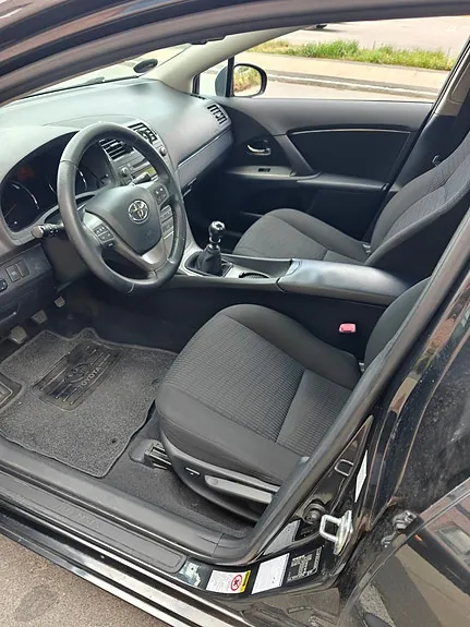 Toyota Avensis 2010 photo 4