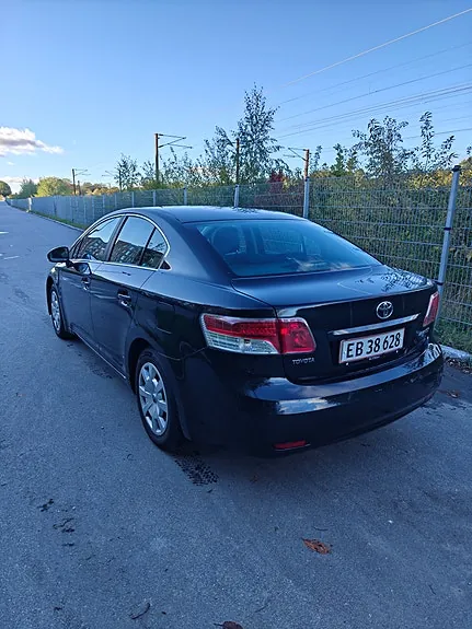 Toyota Avensis 2010 photo 3