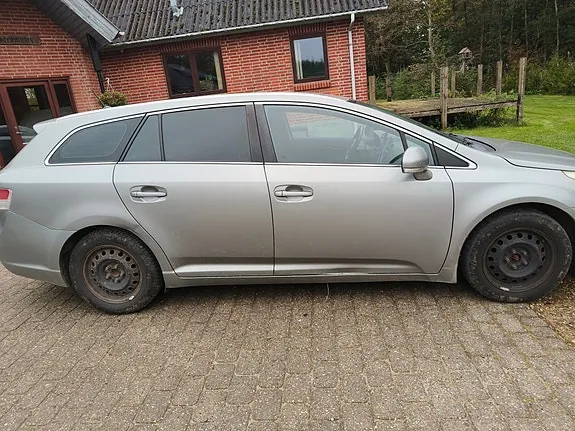 Toyota Avensis 2009 photo 3