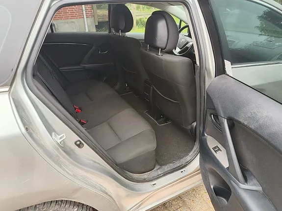 Toyota Avensis 2009 photo 4