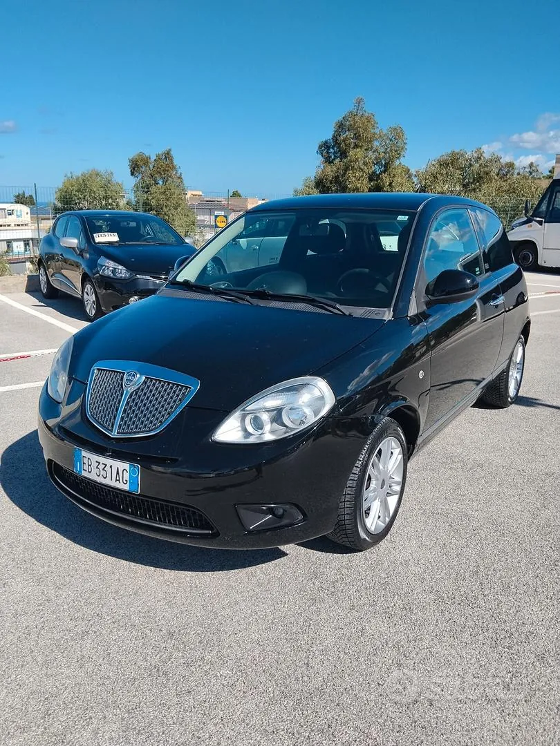 Lancia Ypsilon