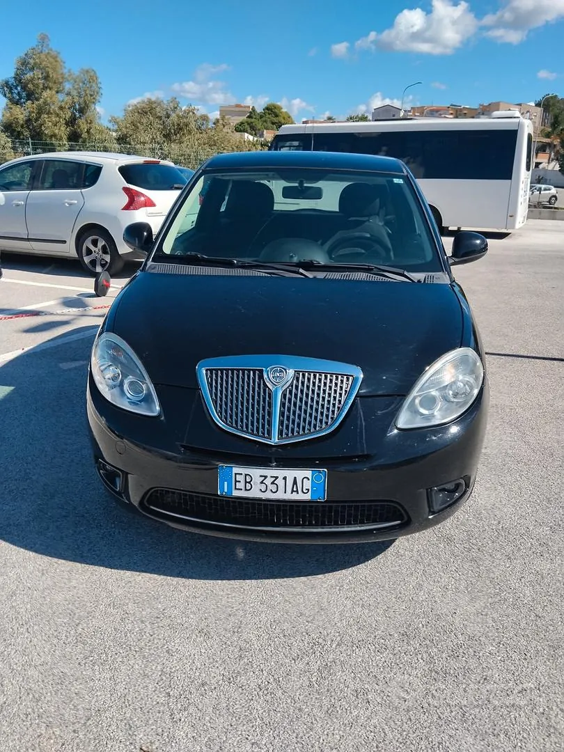 Lancia Ypsilon 2012 photo 2